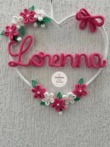 Porta Maternidade Coração Personalizado com Flores Tricotin