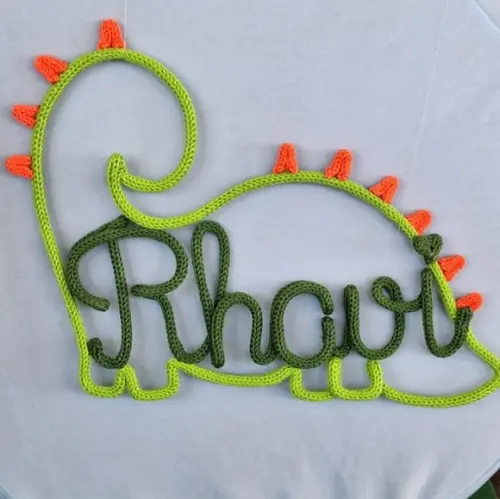 Porta Maternidade Dinossauro Personalizado em Tricotin