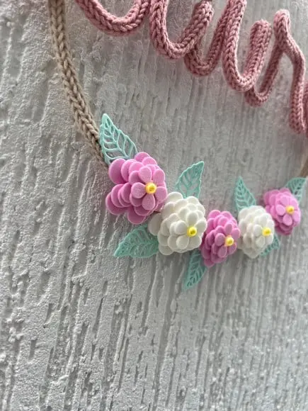 Porta Maternidade Laço com Flores de Eva Personalizados