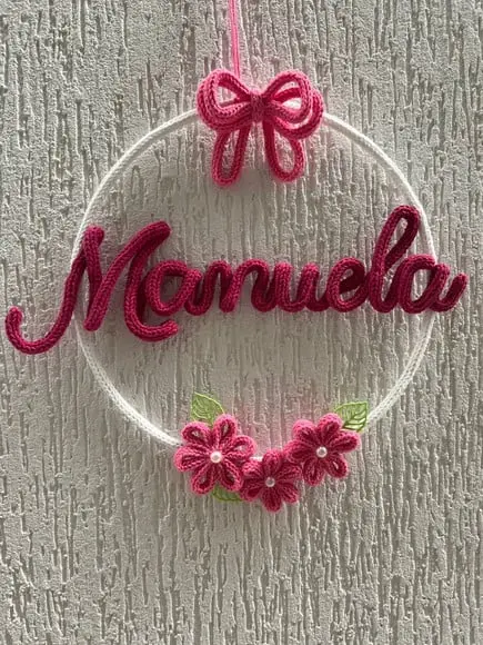 Porta Maternidade Laço e Flores em Tricotin