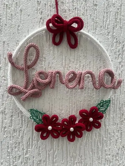 Porta Maternidade Laço e Flores em Tricotin