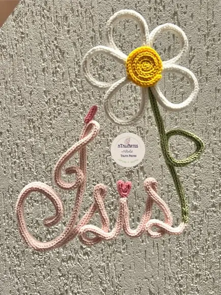 Porta Maternidade Nome com Flor em Tricotin