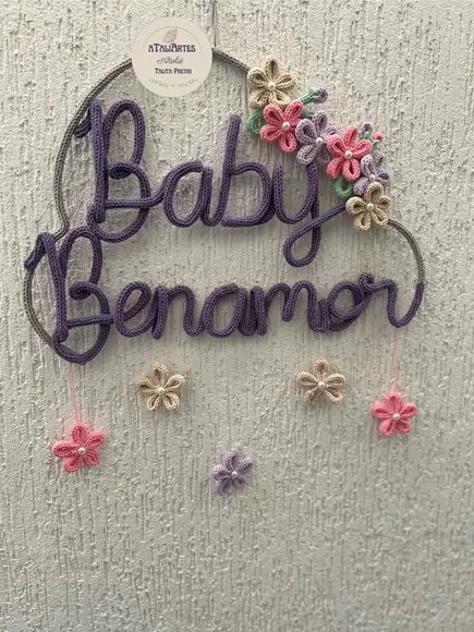 Porta Maternidade Sobrenome Personalizado em Tricotin