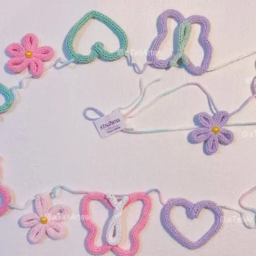 Varal Decorativo Infantil em Tricotin