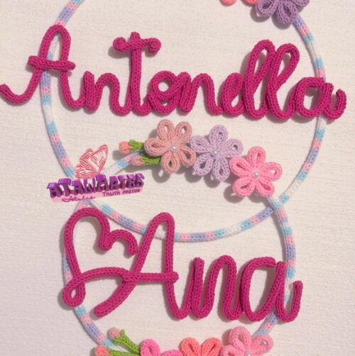 Guirlanda Irmãs ou Gêmeas Personalizado em Tricotin