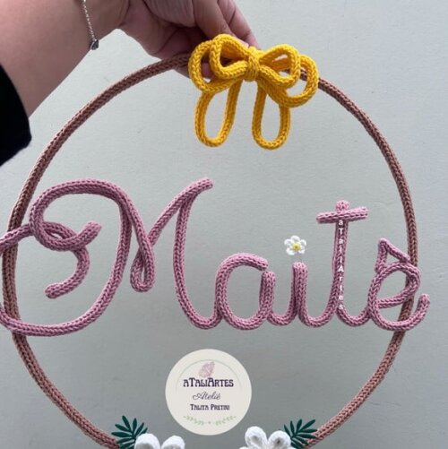 Porta maternidade Guirlanda de Laço e Margaridas personalizados em Tricotin