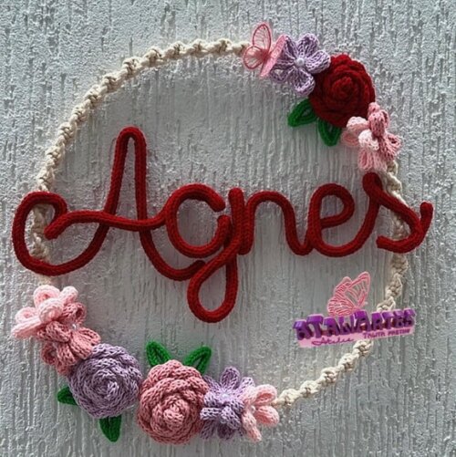 Porta Maternidade Rosas e Flores personalizada em Tricotin com macramê + 01 nome