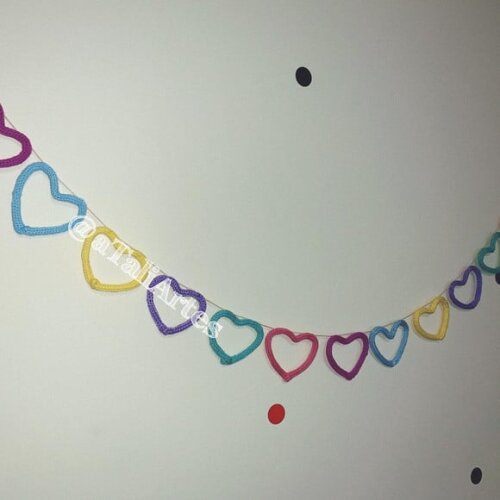 Varal Decorativo personalizado em Tricotin