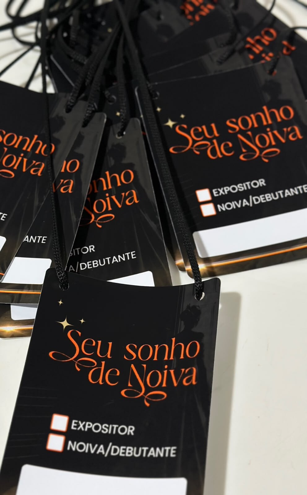 Crachá CredencialPersonalizado para Eventos | 10x14 cm com Cord?