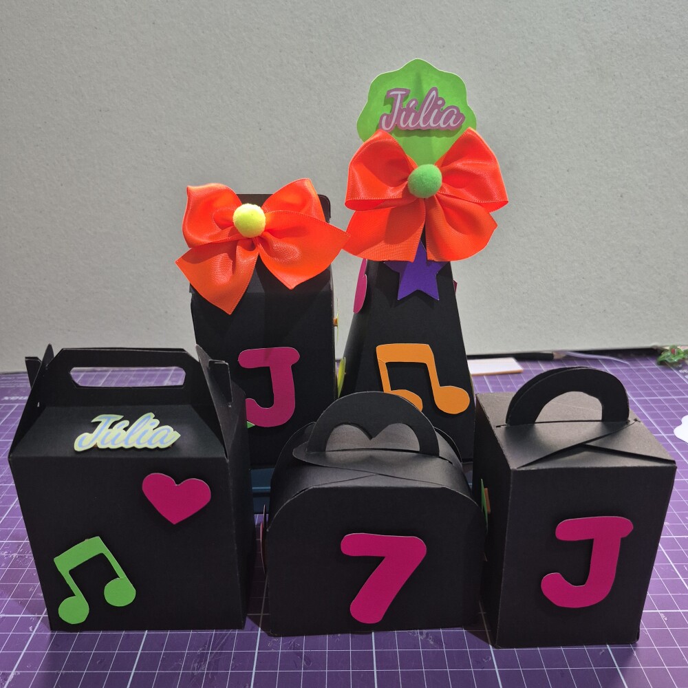 25 Caixinhas Personalizadas neon