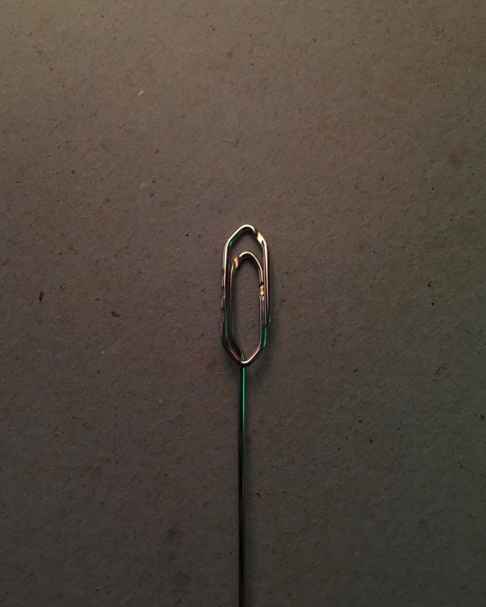 Broche Clip em Aço 316L Esculpido para Lapela e Acessórios
