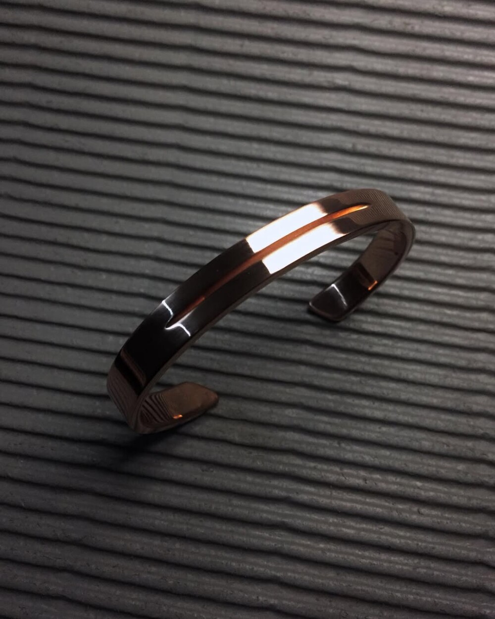 Pulseira Recorte em Cobre Maciço - Ajustável e Exclusiva