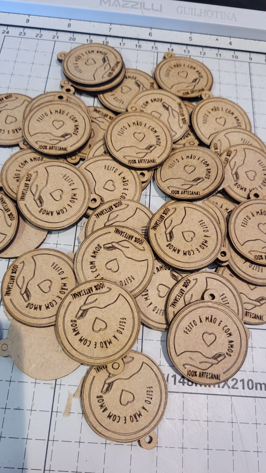 Tag de MDF 3x3cm Lembrancinha Artesanato Feito à Mão com Amor 3