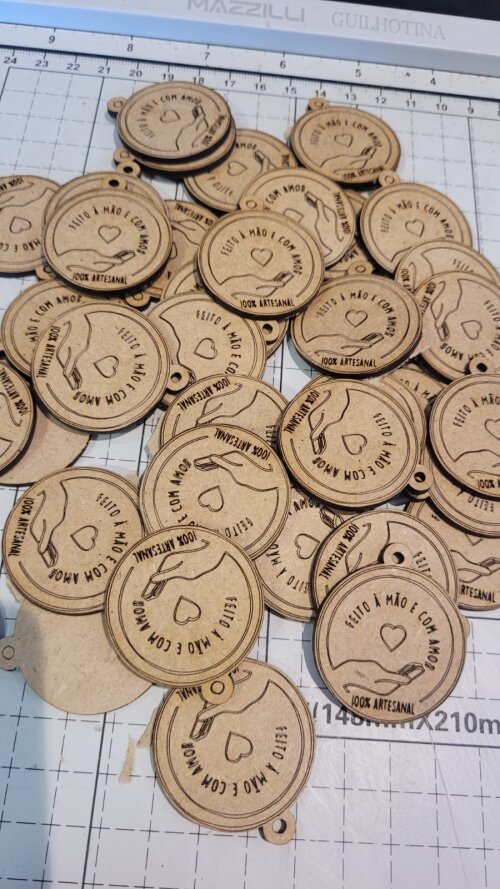 Tag de MDF 3x3cm Lembrancinha Artesanato Feito à Mão com Amor 3
