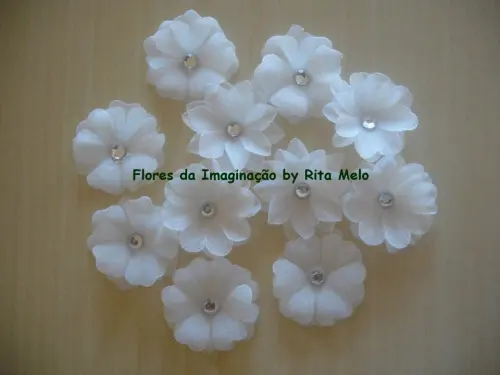 Mini Flores de Tecido Modelo3 - flor coração