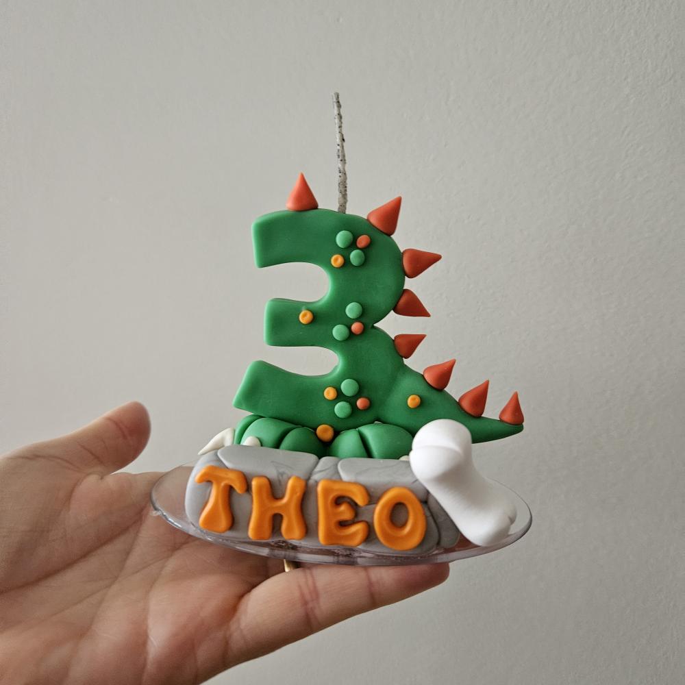 Topo vela de aniversário dinossauro personalizado