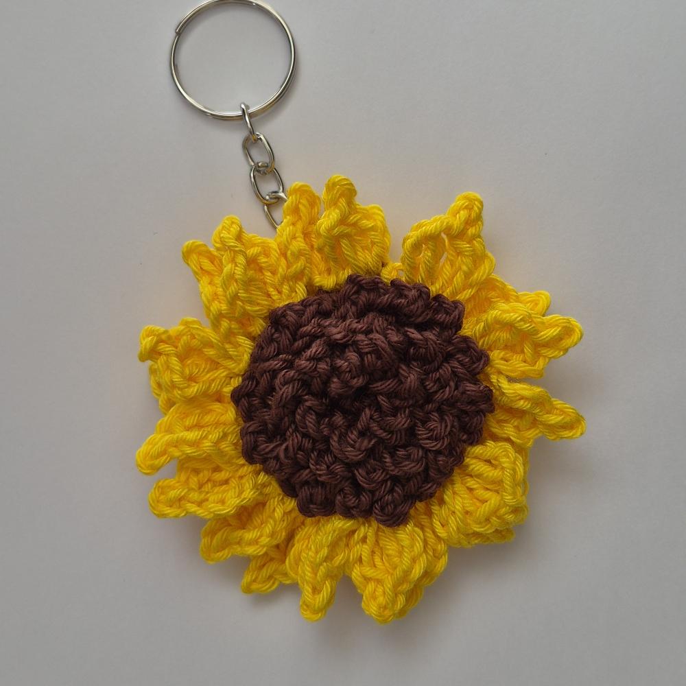 Lembrancinhas girassol, trevo da sorte e florzinha amigurumi chav