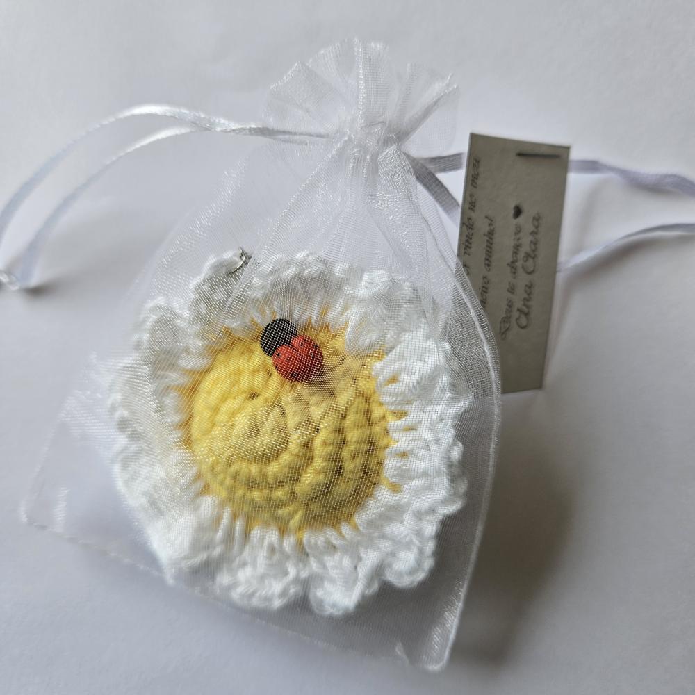 Lembrancinhas girassol, trevo da sorte e florzinha amigurumi chav