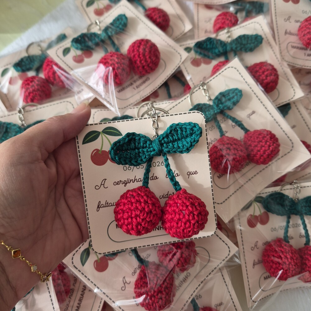 Lembrancinhas cerejinhas de crochê chaveirinhos
