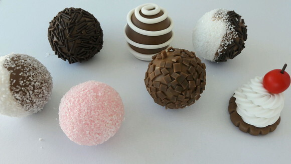 10 Docinhos Cenograficos em Biscuit Variados