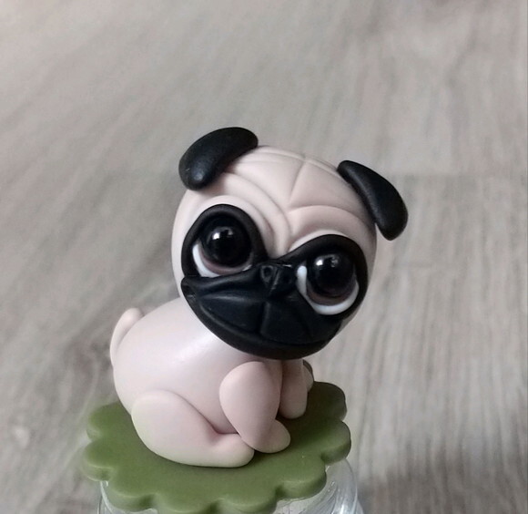 Aplique cãozinho em biscuit