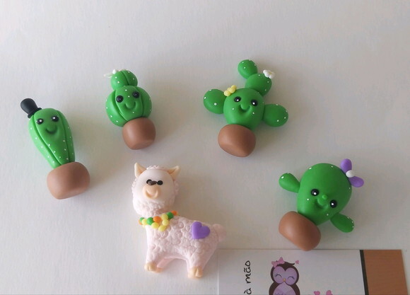 Aplique cactus em biscuit