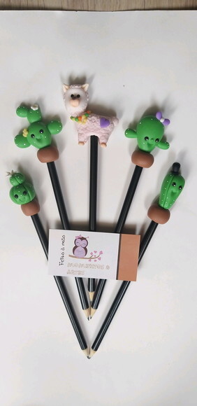 Lapis com ponteiras cactos e ilhama
