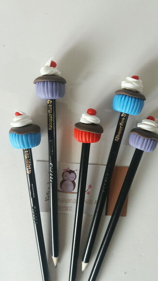 Lapis com ponteiras cupcake biscuit