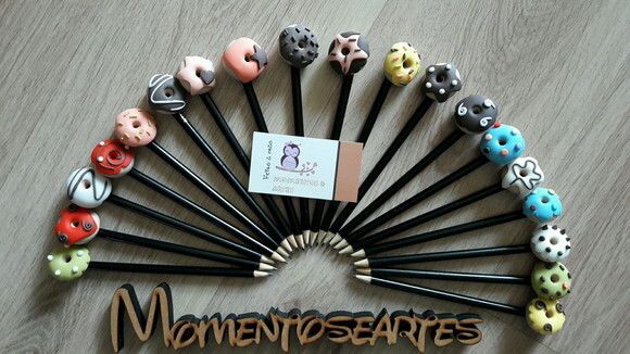 Lápis com ponteiras donuts
