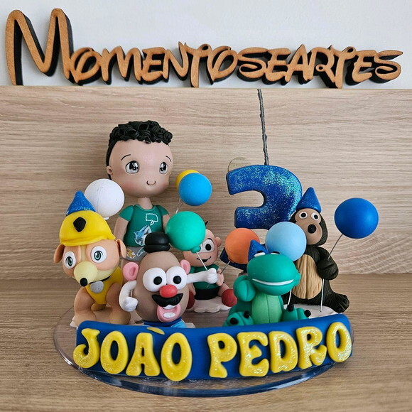 Topo de Bolo Vela Brinquedos Favoritos Biscuit