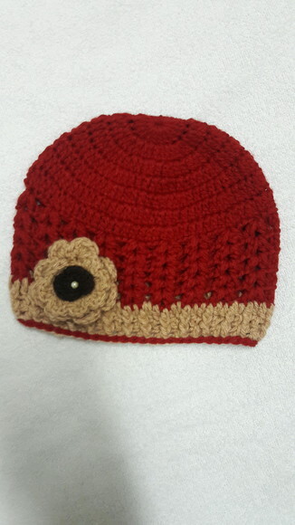 Boina Croche detalhes com linda Flor