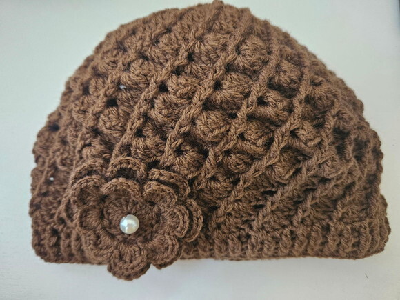 Boina em Croche com Flor Removivel Burguesa