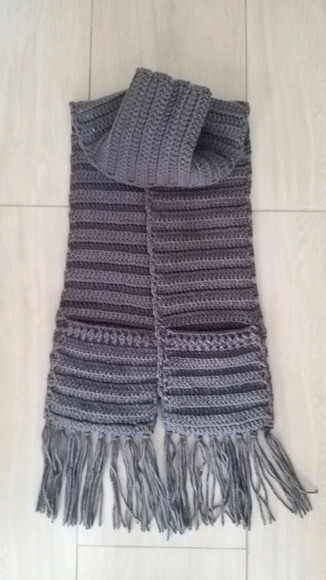 Cachecol com bolso de crochê