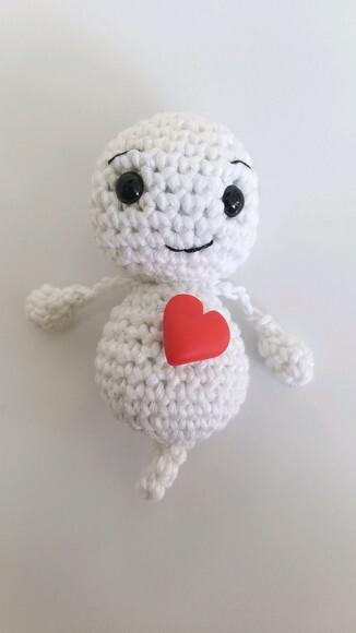 Fantasminha do Amor Amigurumi Brilha no Escuro