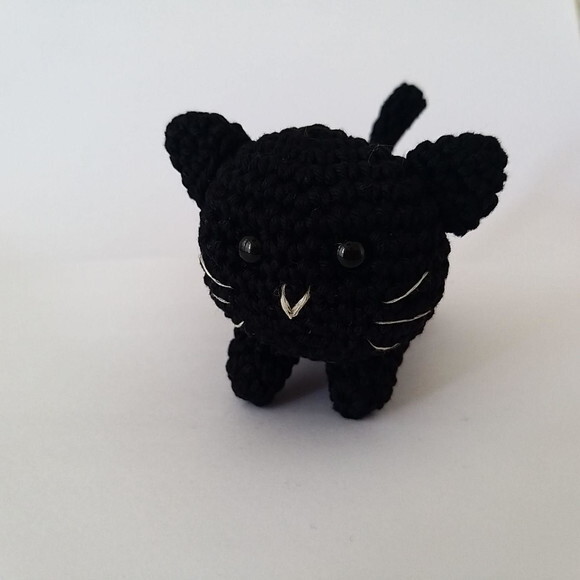 Gatinho Amigurumi Mini Bonequinho