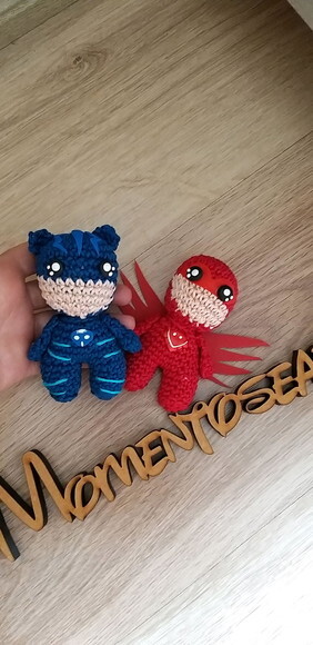 Heróis amigurumi bonequinho lembrancinhas UNITARIO
