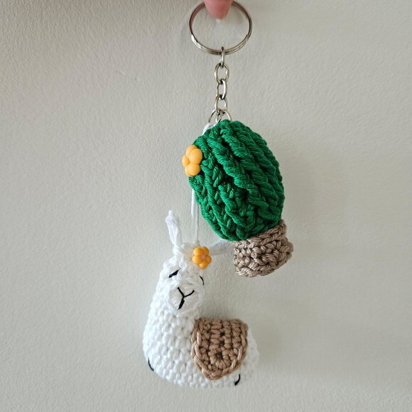 Ilhama e Cacto Pingente Amigurumi Lembrancinhas