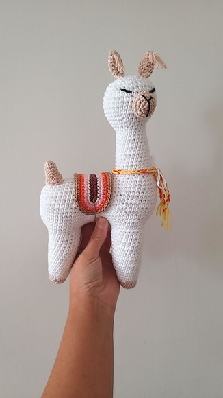 Ilhama Amigurumi Boneco