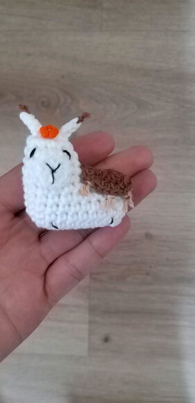 Ilhama pingente amigurumi