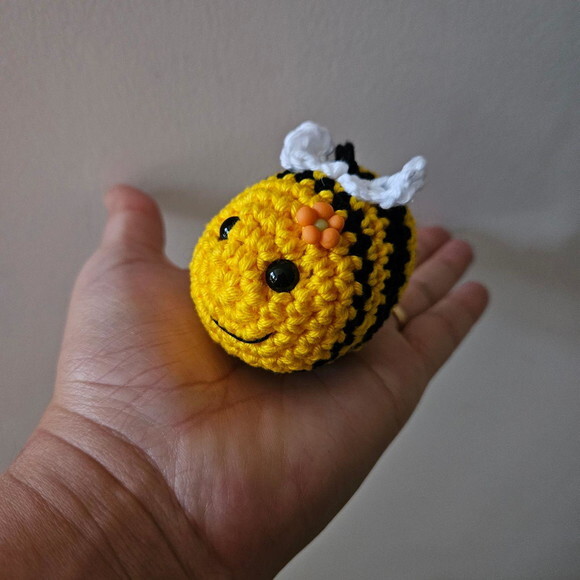 Lembrancinha Abelhinha Amigurumi Chaveirinho