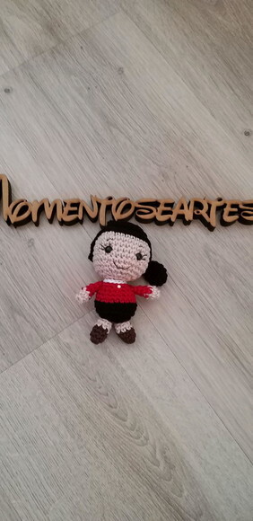 Lembrancinha Amigurumi Bonequinho Olivia Palito