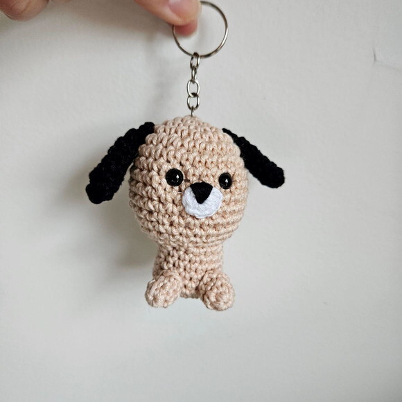 Lembrancinha cachorrinho amigurumi chaveiro