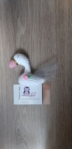 Lembrancinha cisne de crochê amigurumi
