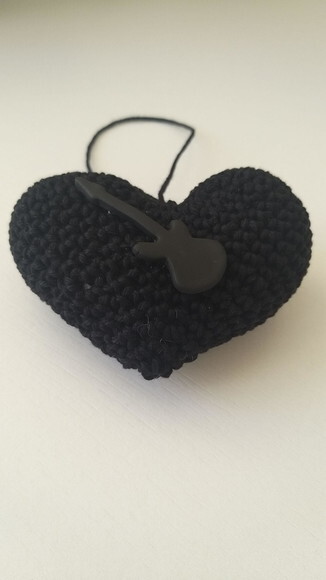 Lembrancinha Coração do Rock Chaveirinho Amigurumi