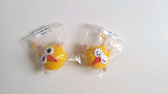Lembrancinha corujinha amigurumi chaveirinho