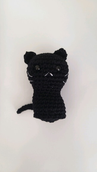 Lembrancinha Gatinho Preto Amigurumi Chaveiro