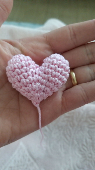 Lembrancinha Mini Coração Amigurumi com Pérola
