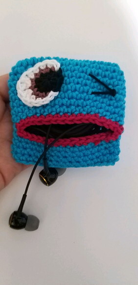 Lembrancinha monstros em croche sacolinha