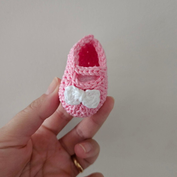 Lembrancinha Sapatinho de Bebê Mini de Crochê
