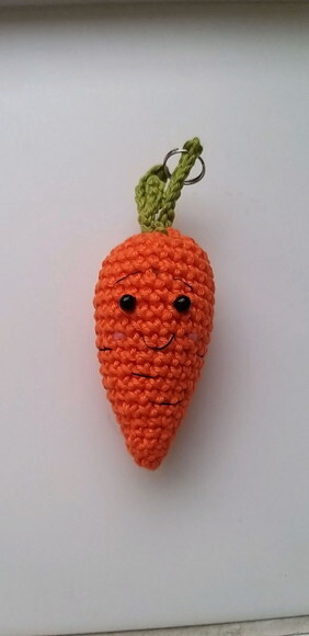 Lembrancinhas cenourinha amigurumi chaveiro